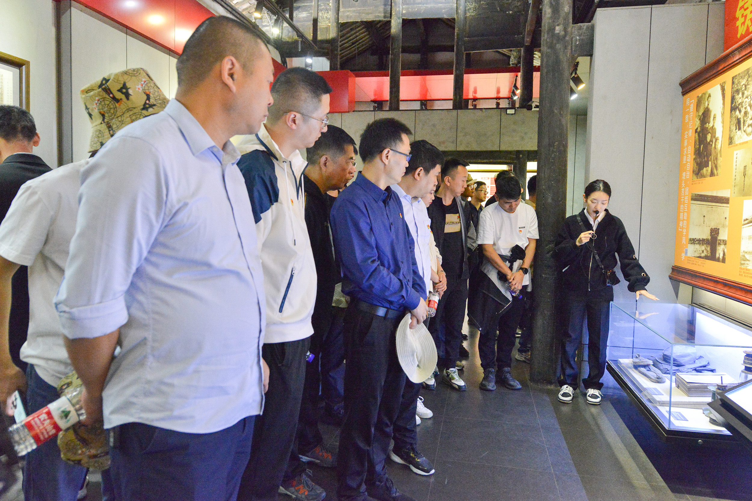 走訪紅色基地 領(lǐng)悟初心使命——巨人集團(tuán)黨委開展黨建活動 走訪紅色基地 領(lǐng)悟初心使命——巨人集團(tuán)黨委開展黨建活動