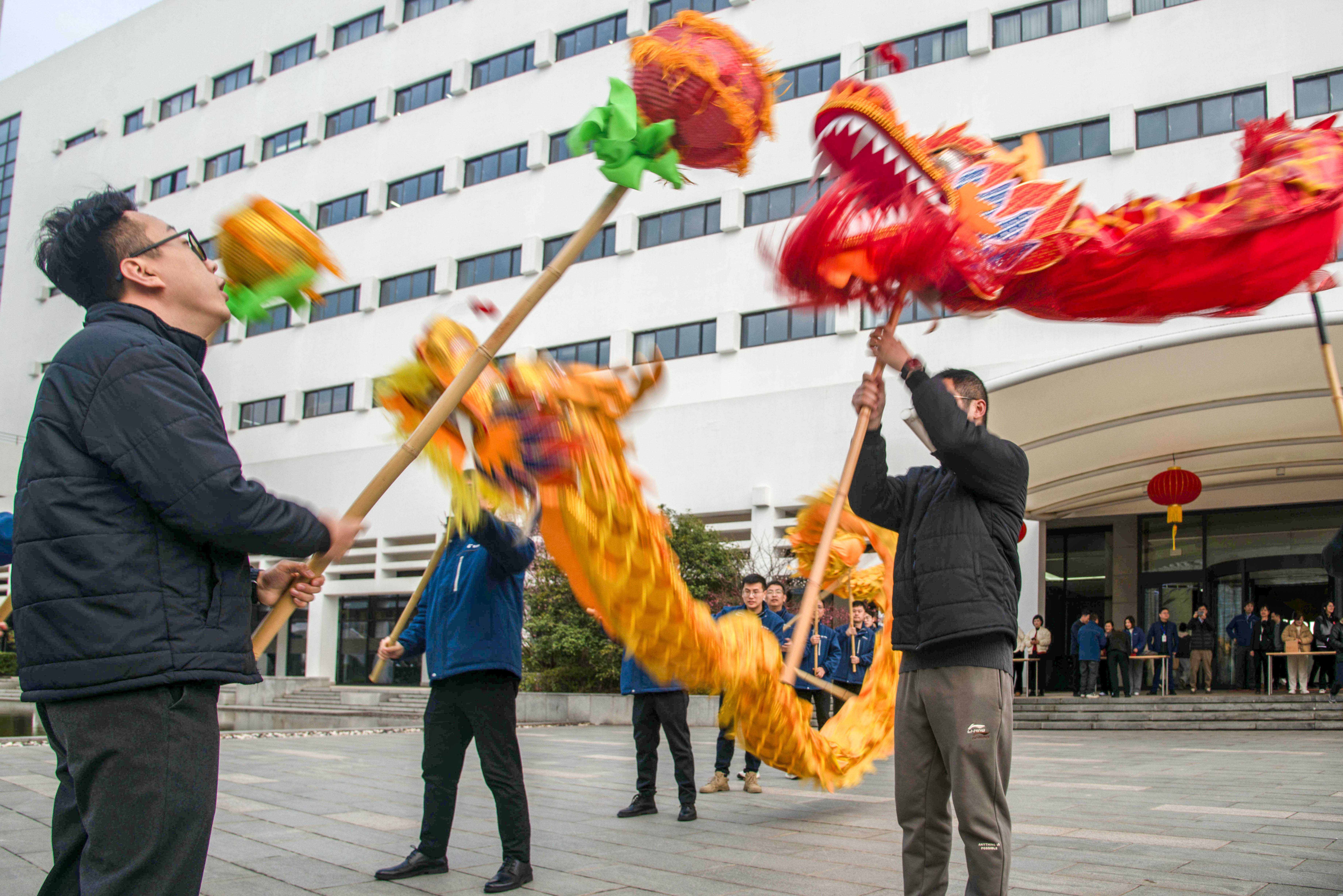 祥龍騰飛迎開工 春到巨人工業(yè)園 祥龍騰飛迎開工 春到巨人工業(yè)園