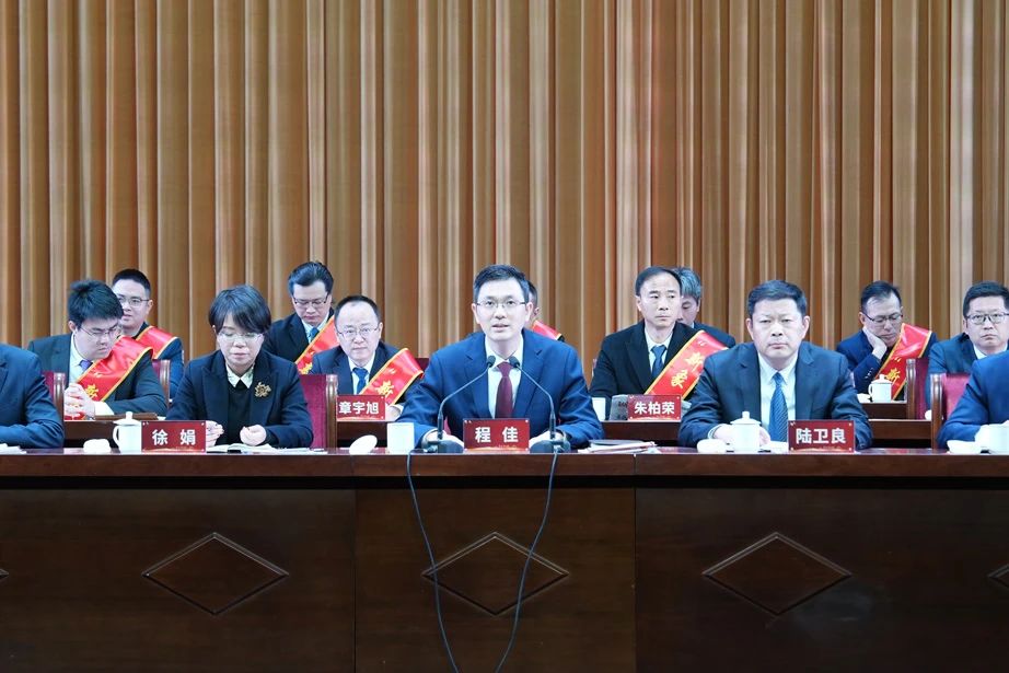 開門紅 | 巨人集團獲區(qū)多項表彰 開門紅 | 巨人集團獲區(qū)多項表彰