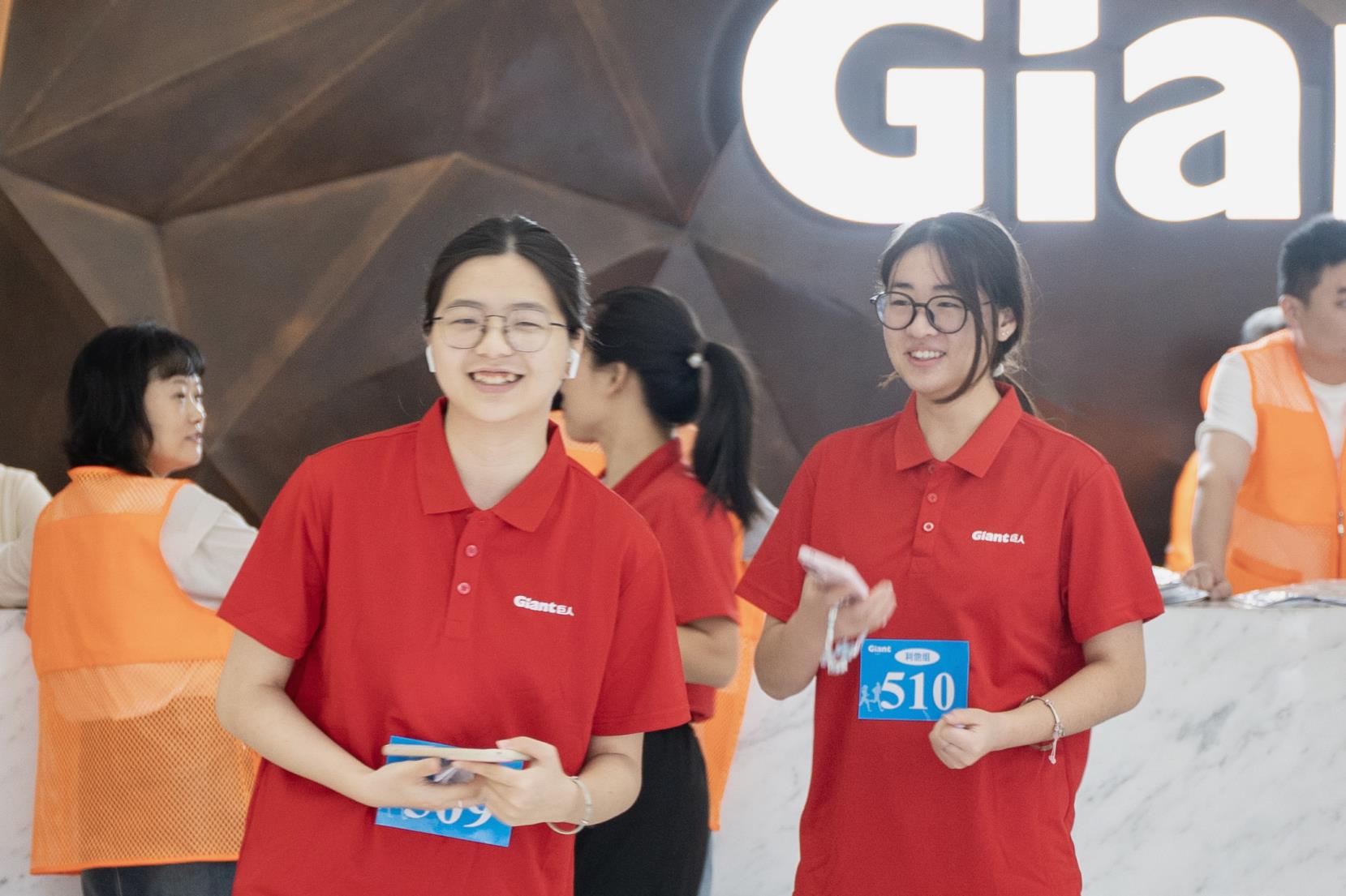 塔下再聚首 攀登勢正雄——巨龍電梯試驗(yàn)塔第六屆登高跑開賽 塔下再聚首 攀登勢正雄——巨龍電梯試驗(yàn)塔第六屆登高跑開賽