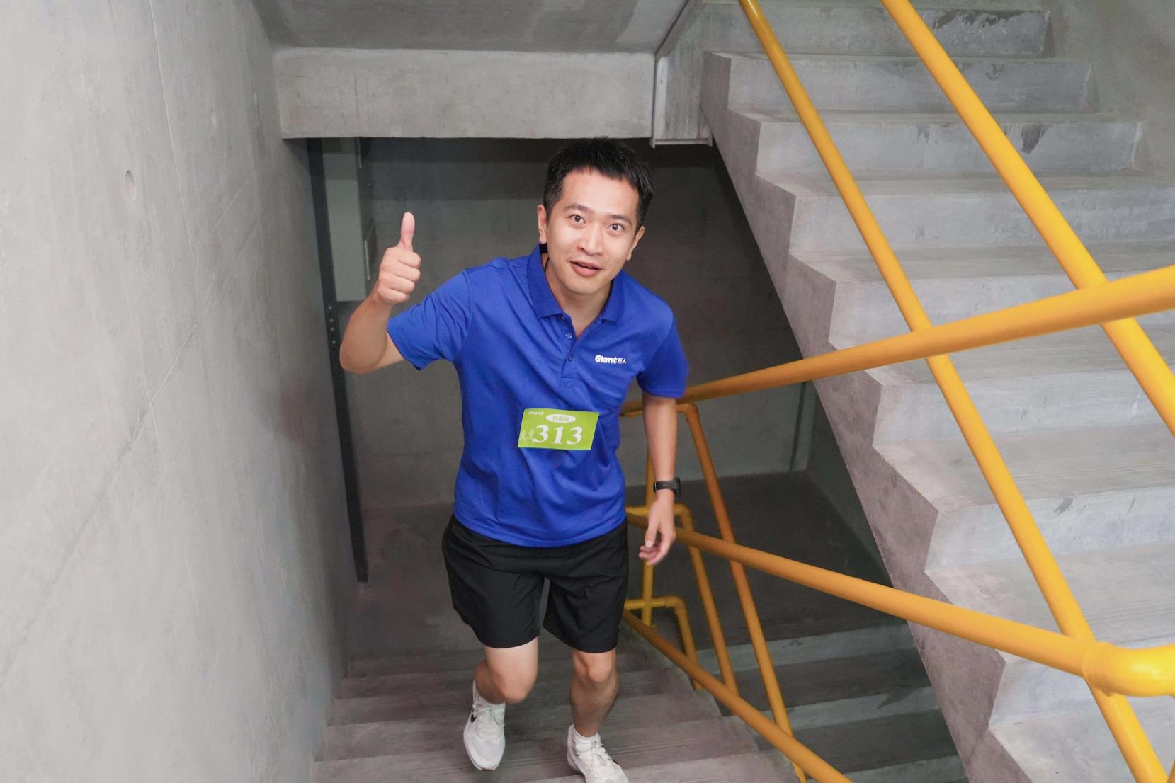 塔下再聚首 攀登勢正雄——巨龍電梯試驗(yàn)塔第六屆登高跑開賽 塔下再聚首 攀登勢正雄——巨龍電梯試驗(yàn)塔第六屆登高跑開賽