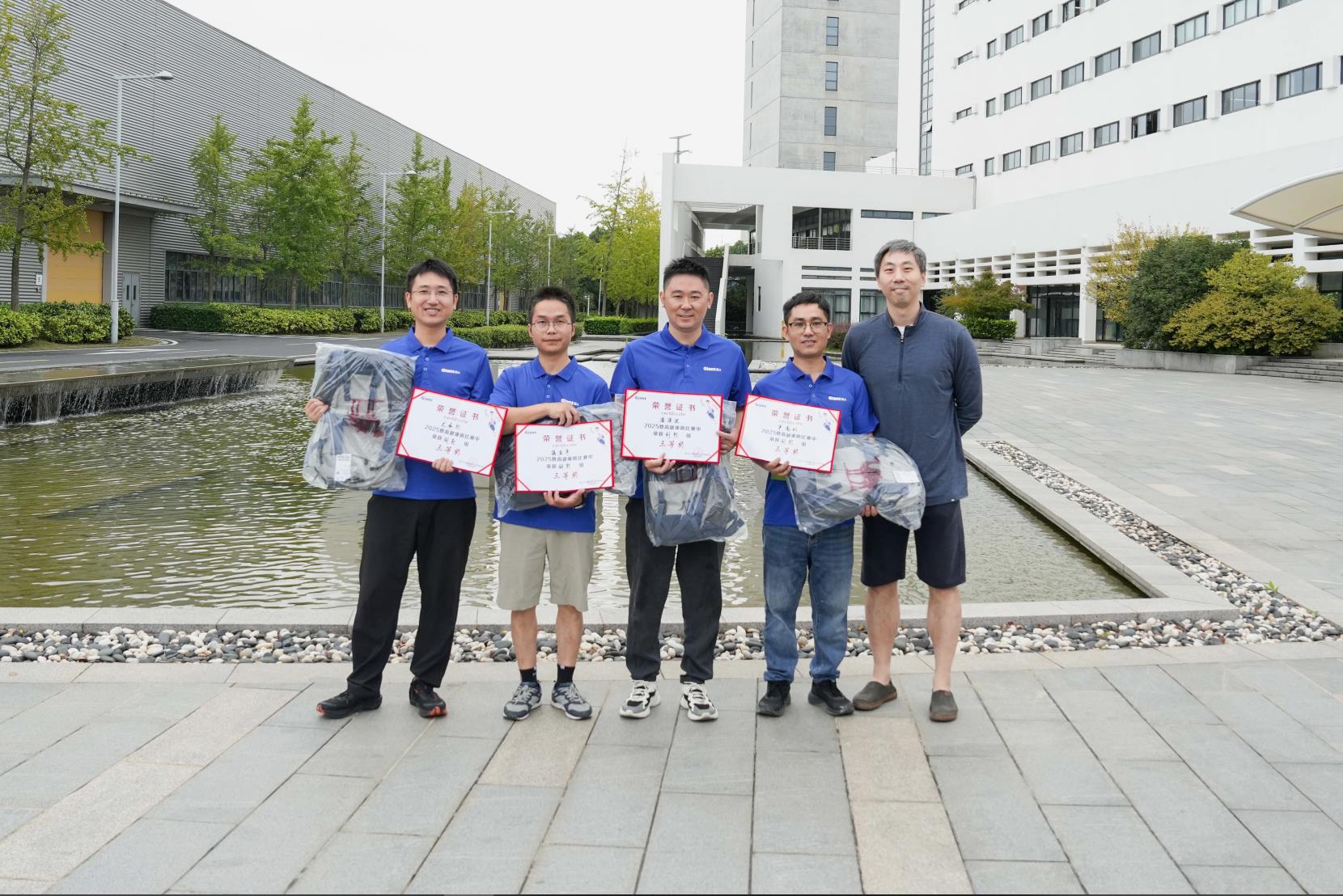 塔下再聚首 攀登勢正雄——巨龍電梯試驗(yàn)塔第六屆登高跑開賽 塔下再聚首 攀登勢正雄——巨龍電梯試驗(yàn)塔第六屆登高跑開賽