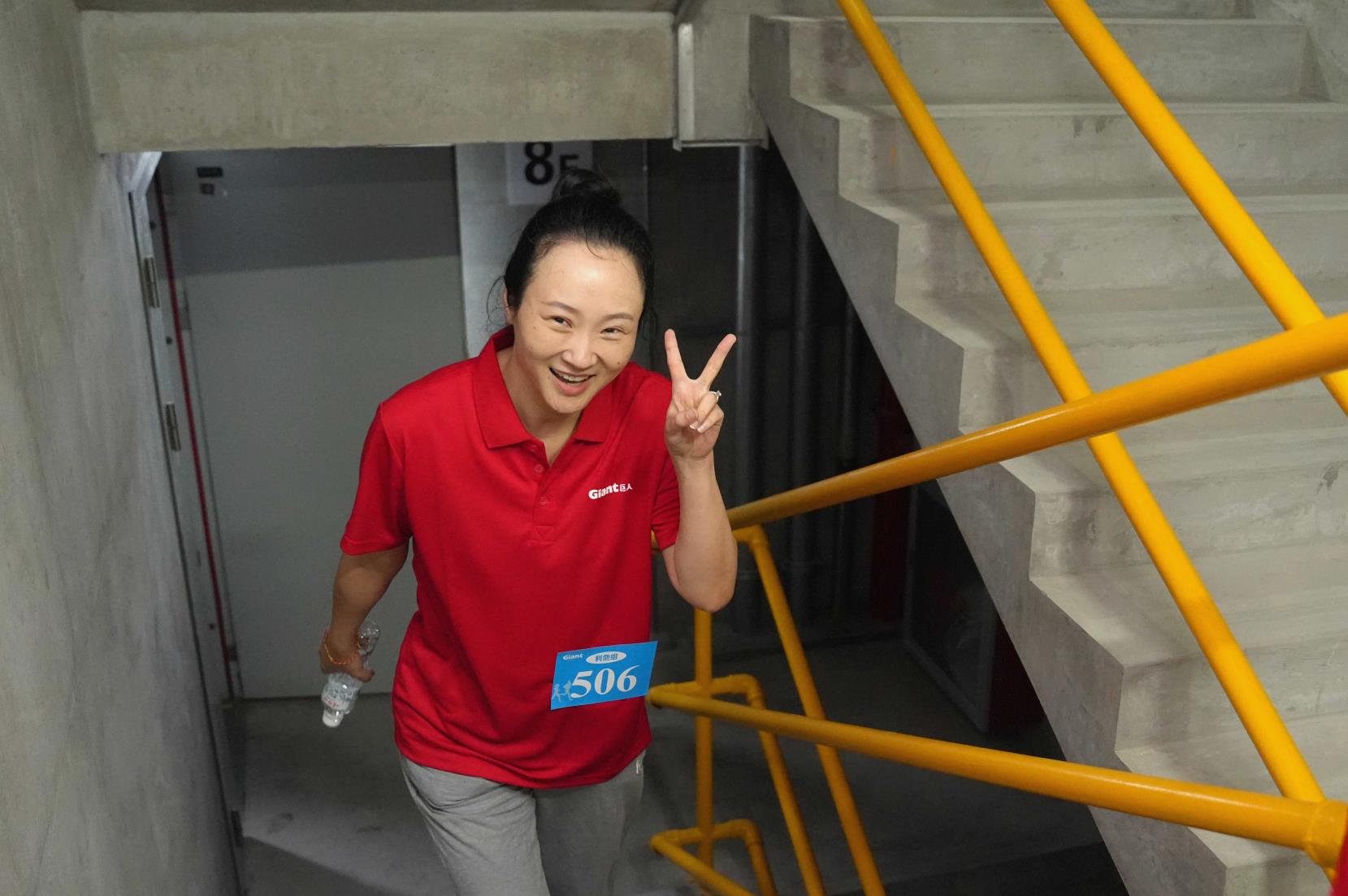 塔下再聚首 攀登勢正雄——巨龍電梯試驗(yàn)塔第六屆登高跑開賽 塔下再聚首 攀登勢正雄——巨龍電梯試驗(yàn)塔第六屆登高跑開賽