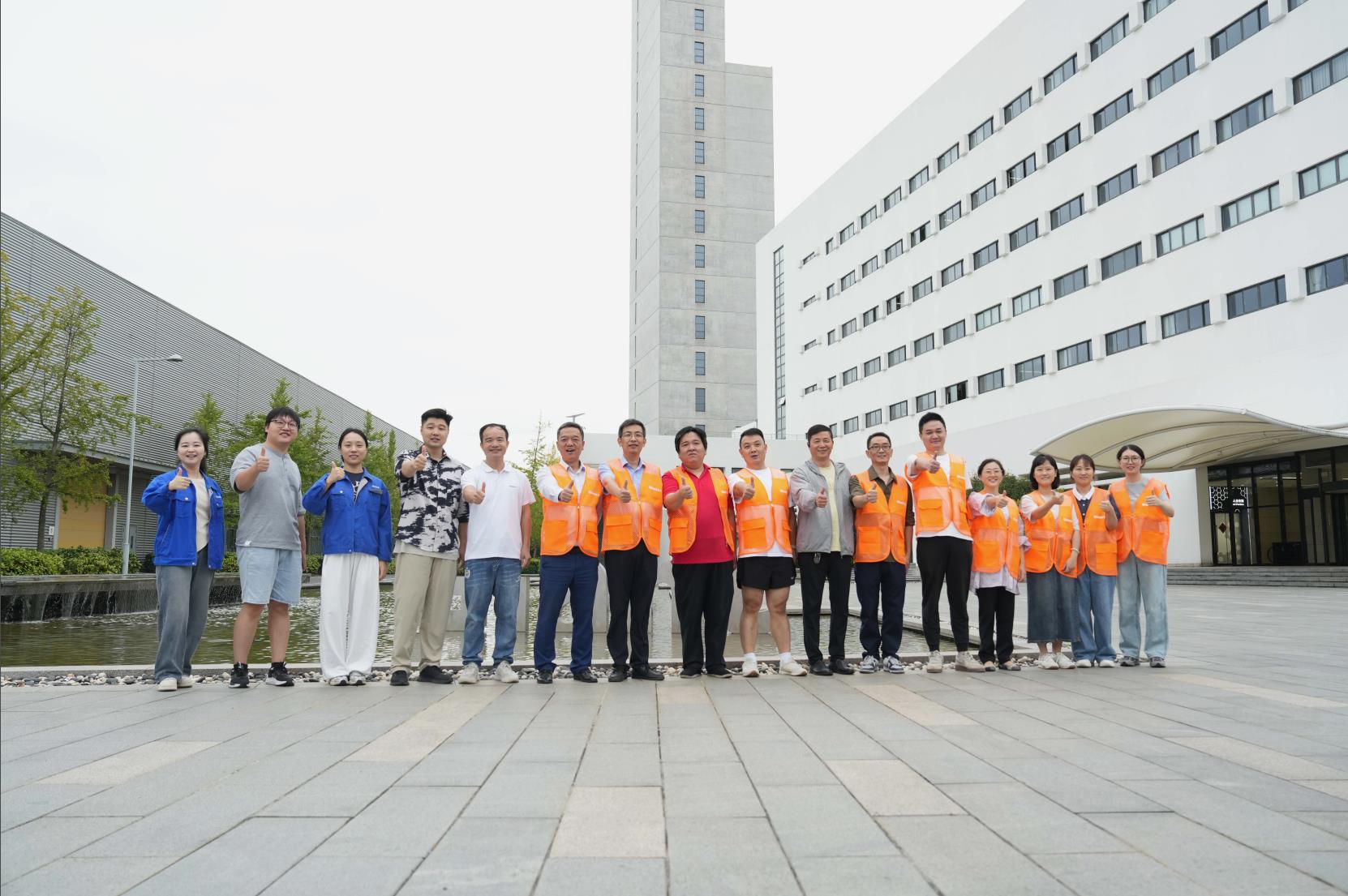 塔下再聚首 攀登勢正雄——巨龍電梯試驗(yàn)塔第六屆登高跑開賽 塔下再聚首 攀登勢正雄——巨龍電梯試驗(yàn)塔第六屆登高跑開賽